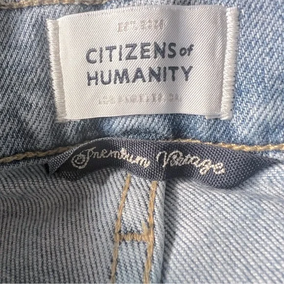 Citizens of Humanity Isola Cropped Vintage Distressed Jeans in Blue Moon Size 29